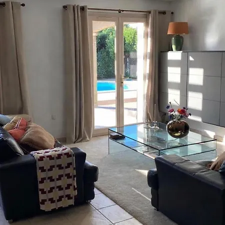 Villa Detached Family In *