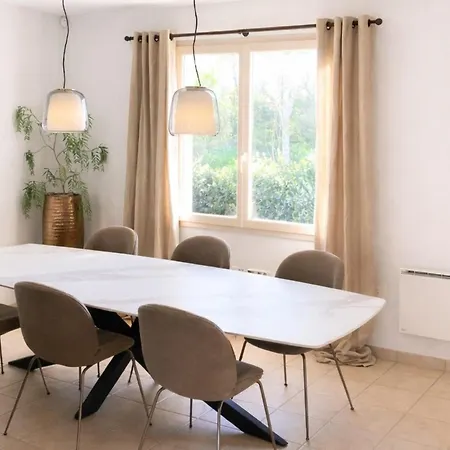 Villa Detached Family In
