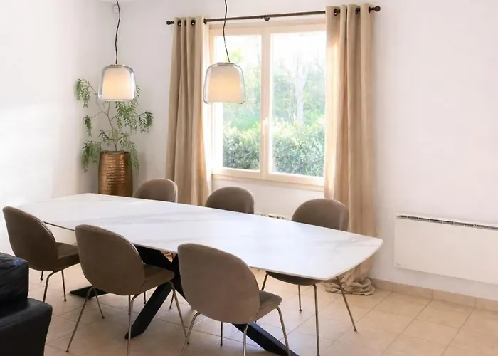 Villa Detached Family In